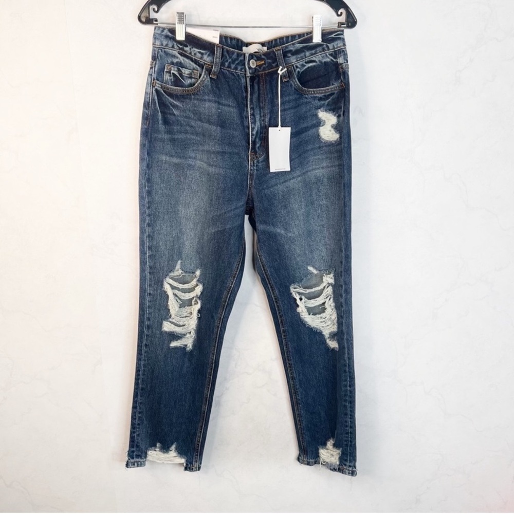Stylish Distressed Cropped Jeans in Blue